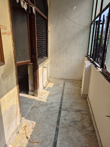 Bedroom in 1.5 BHK Builder Floor at Mayur Vihar – for Rent