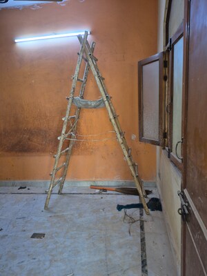 Furnished Amenities in 1.5 BHK Builder Floor at Mayur Vihar – for Rent