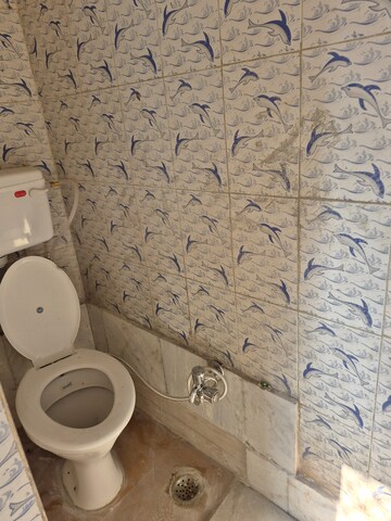 Bathroom in 1.5 BHK Builder Floor at Mayur Vihar – for Rent