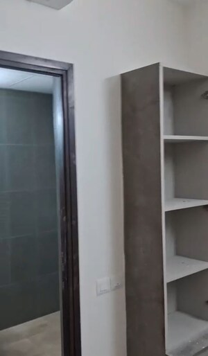 Furnished Amenities in 3 BHK Apartment at Moti Nagar – for Rent