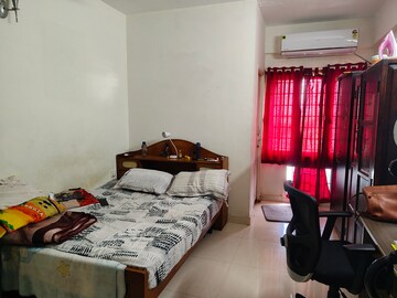 Bedroom in 2 BHK Apartment at Nungambakkam – for Rent