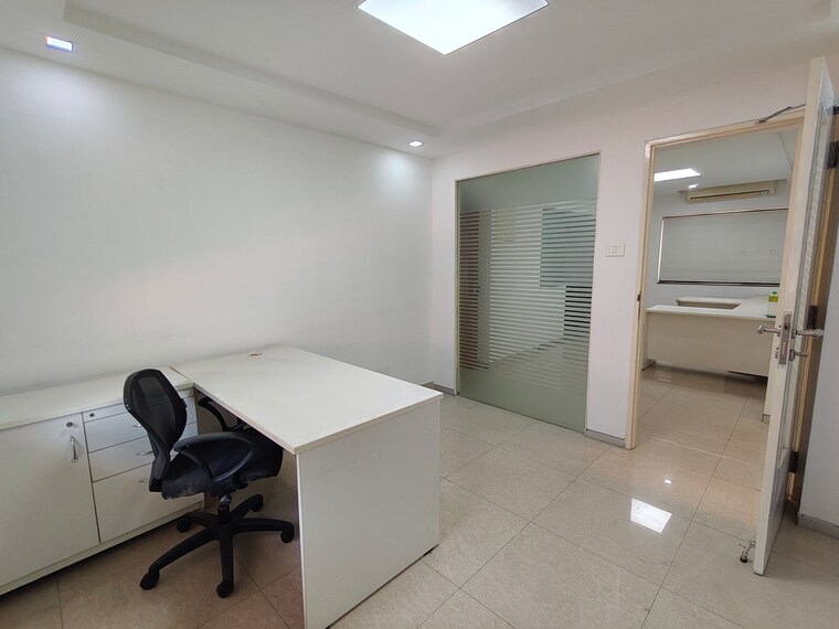 Team Area, west mambalam Commercial Office Space in IT/SEZ 3300 Sq.Ft. In West Mambalam Chennai 9248375