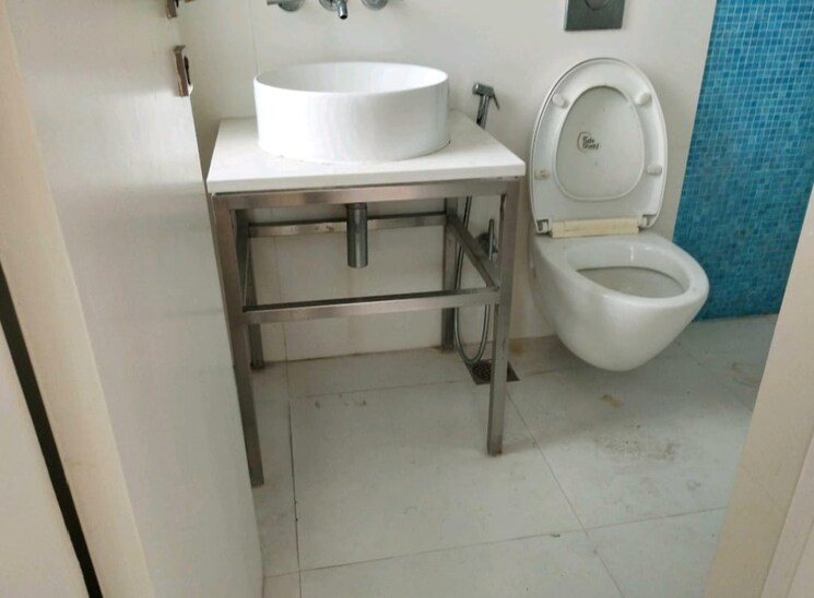 Bathroom, lodha-fiorenza 3 Bedroom 1025 Sq.Ft. Apartment In Goregaon East Mumbai 9248380