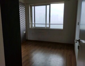 Room in 3 BHK Apartment at Lodha Fiorenza, Goregaon East – for Rent