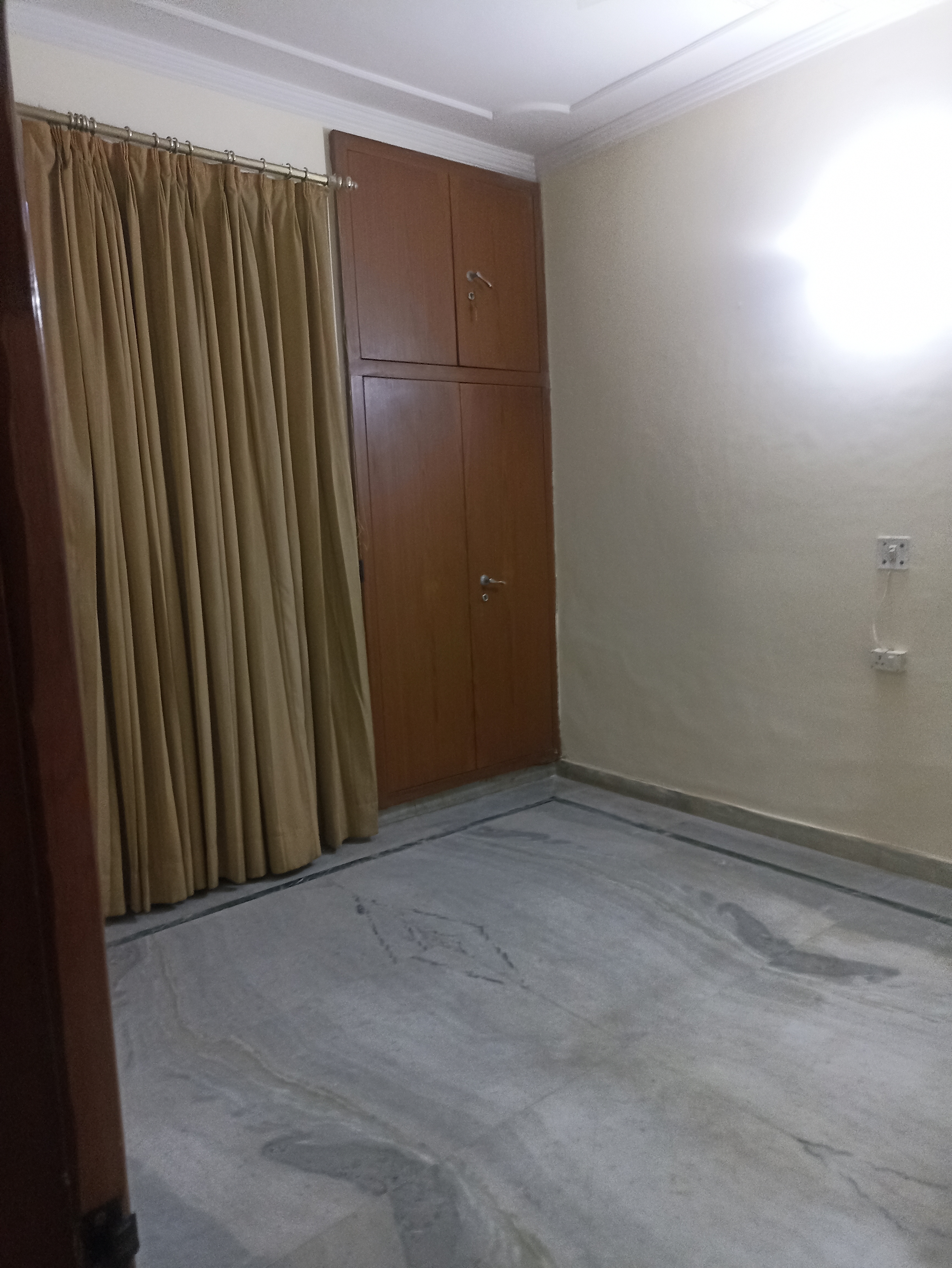 1.5 BHK Independent House For Rent in RWA Apartments Sector 40