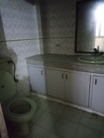 Bathroom in 1.5 BHK Independent House at RWA Apartments Sector 40, Sector 40 – for Rent