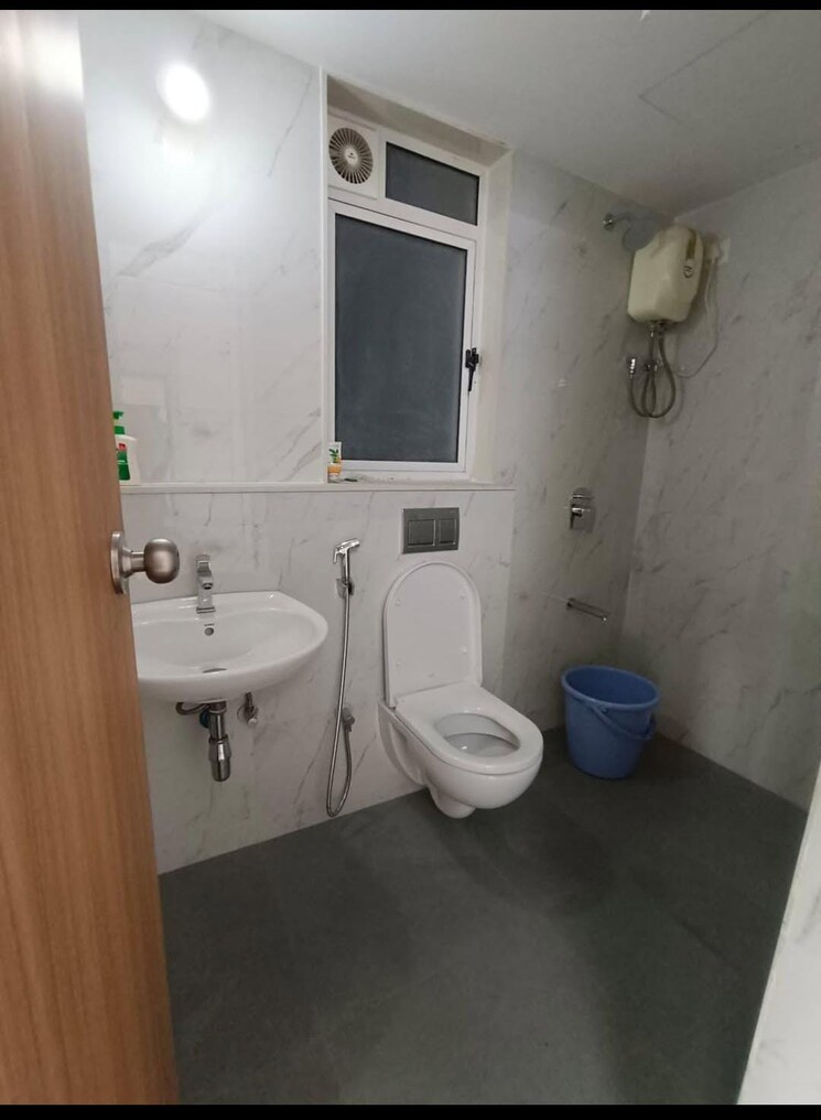 Bathroom, laukik-vastu-luxuria 2 Bedroom 569 Sq.Ft. Apartment In P And T Colony Thane 9248389