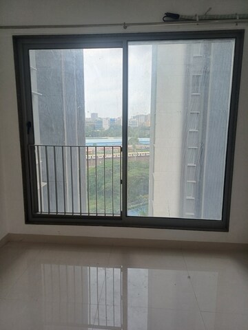 Room in 3 BHK Apartment at Ekta Tripolis, Goregaon West – for Rent