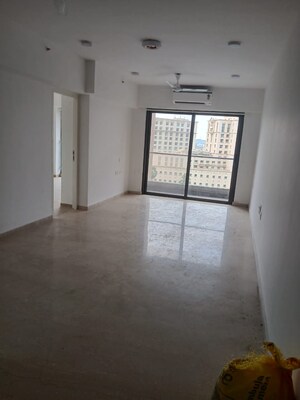 Room in 3 BHK Apartment at Kanakia Silicon Valley, Powai – for Rent