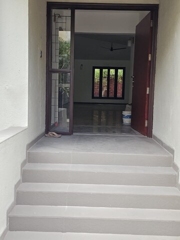Room in 4 BHK Villa at Padma Vilas, Camp – for Rent