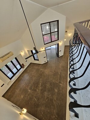 Team Area in 4 BHK Villa at Padma Vilas, Camp – for Rent