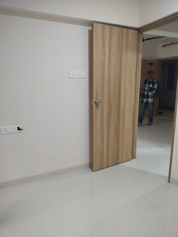 Room in 1 BHK Apartment at Sayba Heritage, Kurla East – for Rent