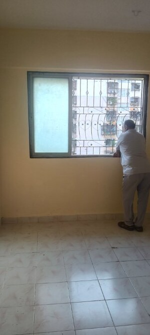 Room in 1 RK Apartment at Dharavi CHS, Dharavi – for Sale