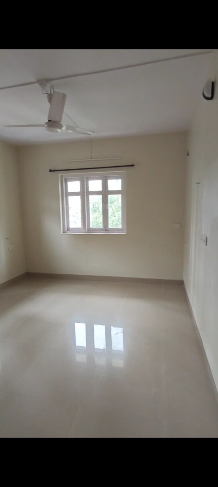 Room, moon-reach 2 Bedroom 800 Sq.Ft. Apartment In Prabhadevi Mumbai 9248453