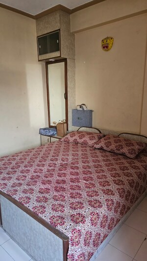 Bedroom in 3 BHK Apartment at Ambawadi – for Rent