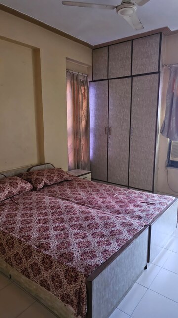 Bedroom in 3 BHK Apartment at Ambawadi – for Rent