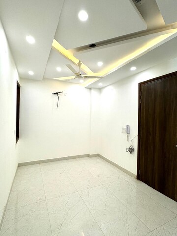 Room in 2 BHK Apartment at Dashrath Puri – for Sale