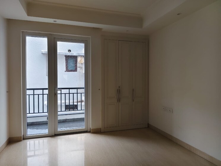 Room, anand niketan 3 Bedroom 300 Sq.Yd. Builder Floor In Anand Niketan Delhi 9248492