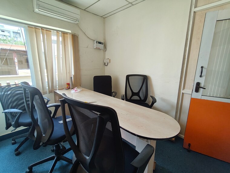 Team Area, nungambakkam Commercial Office Space in IT/SEZ 2400 Sq.Ft. In Nungambakkam Chennai 9248502