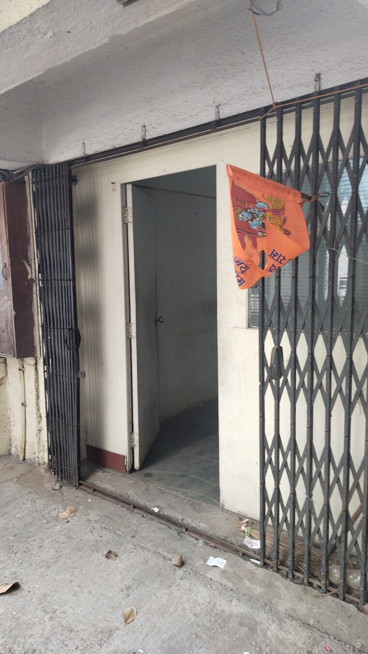 undefined, kurla east Commercial Shop 250 Sq.Ft. In Kurla East Mumbai 9248501