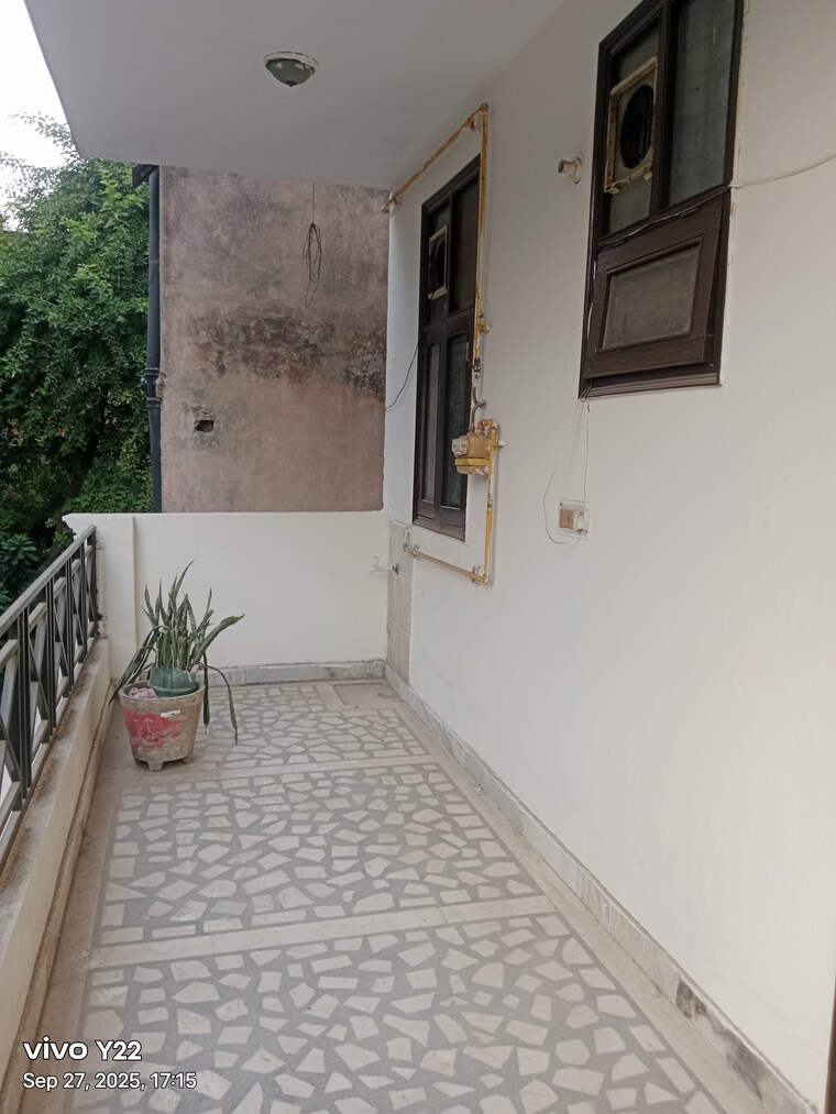 Balcony, ashoka enclave 2 Bedroom 1000 Sq.Ft. Builder Floor In Ashoka Enclave Faridabad 9248508