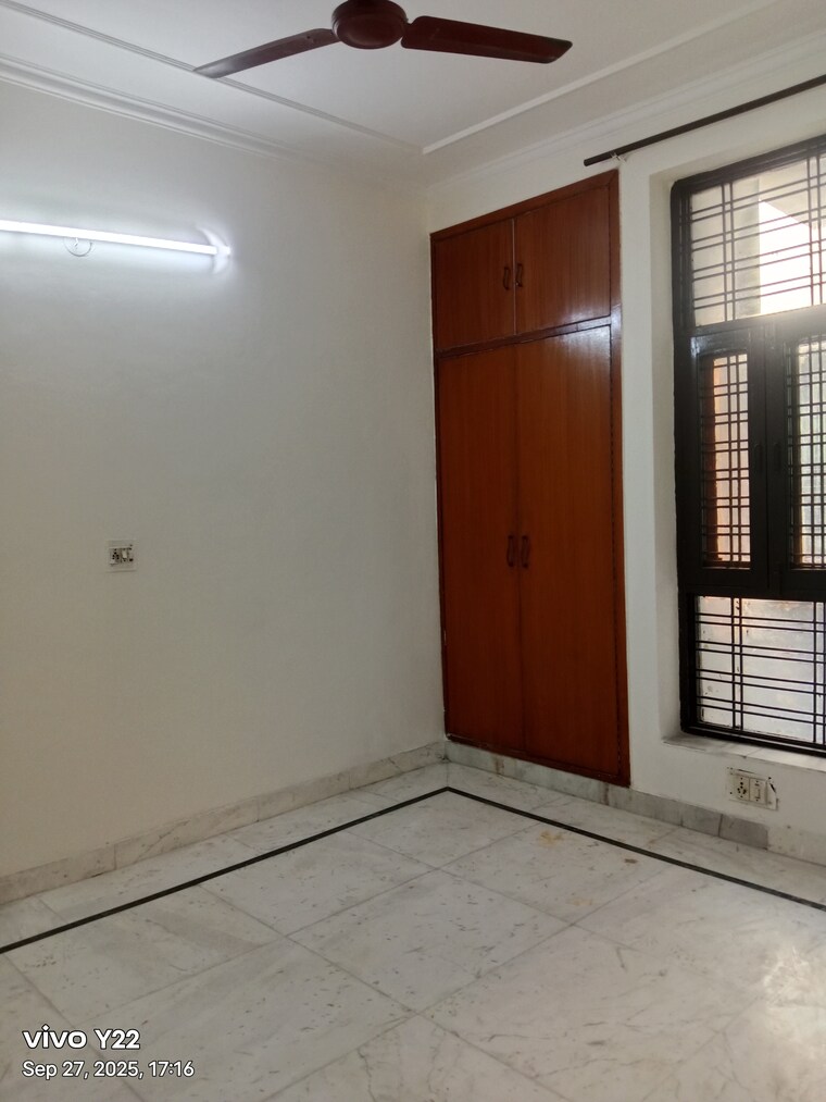 Room, ashoka enclave 2 Bedroom 1000 Sq.Ft. Builder Floor In Ashoka Enclave Faridabad 9248508