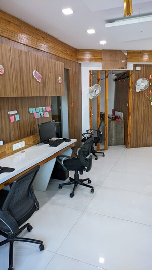  Office Space For Rent in Old Padra Road