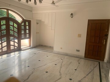 Master Bedroom in 4 BHK Builder Floor at Acharya Niketan – for Rent
