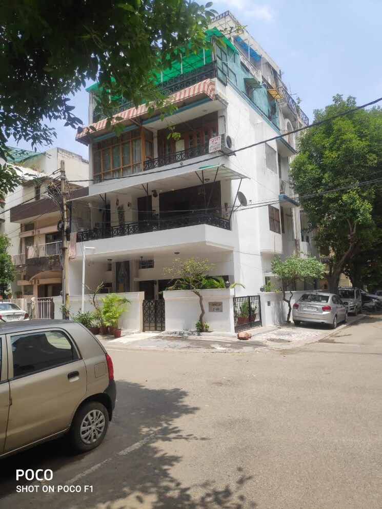 Exterior View, anand niketan 3 Bedroom 200 Sq.Yd. Builder Floor In Anand Niketan Delhi 9248533