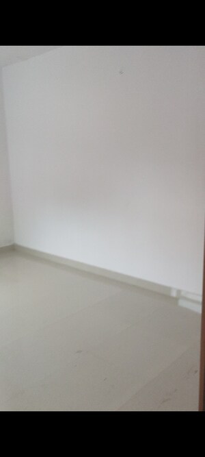 Room in 2 BHK Builder Floor at Beta Ii Greater Noida – for Rent