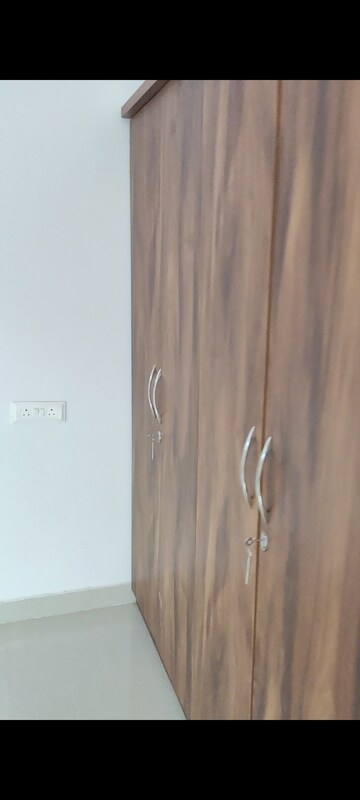 Furnished Amenities in 2 BHK Builder Floor at Beta Ii Greater Noida – for Rent
