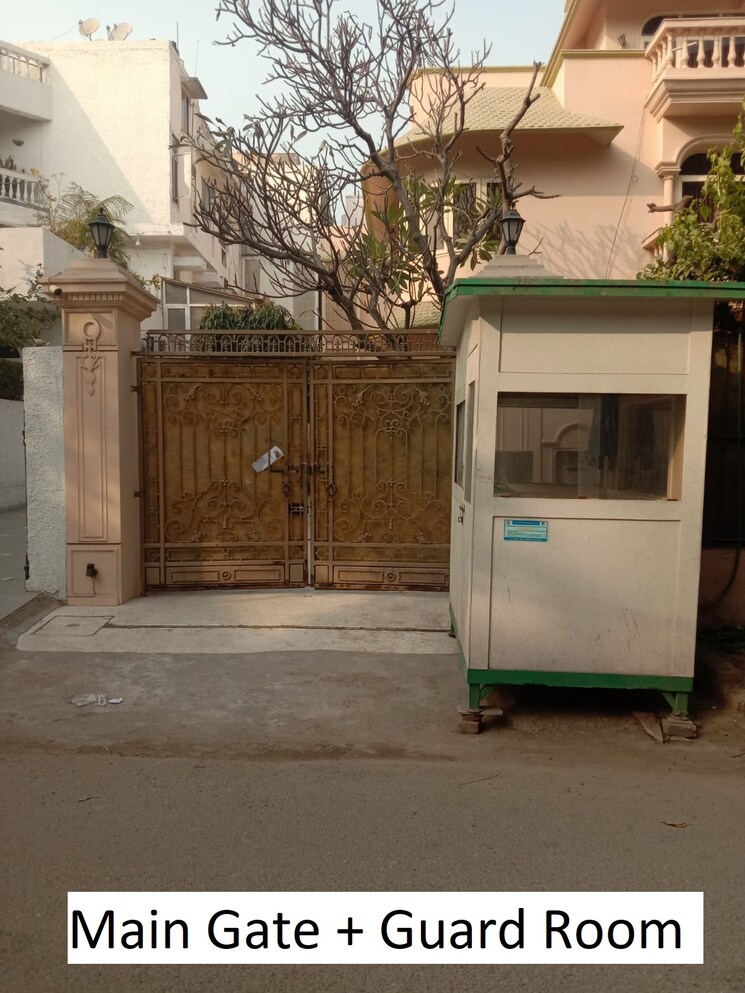 Exterior View, anand niketan 3 Bedroom 600 Sq.Yd. Builder Floor In Anand Niketan Delhi 9248539