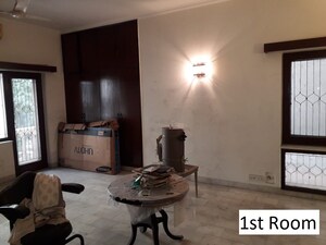 Living Room in 1 RK Builder Floor at Chittaranjan Park – for Rent