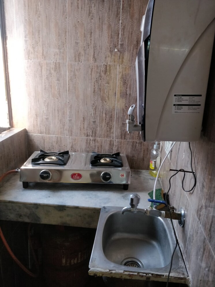 Master Bedroom, chittaranjan park 1 RK 700 Sq.Ft. Builder Floor In Chittaranjan Park Delhi 9248548