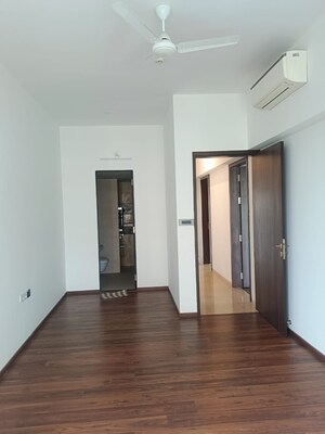 Room in 5 BHK Apartment at Kolte Patil 24K Atria, Pimple Nilakh – for Rent