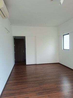 Room in 5 BHK Apartment at Kolte Patil 24K Atria, Pimple Nilakh – for Rent