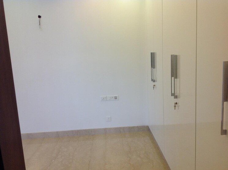 Room, defence colony 3 Bedroom 217 Sq.Yd. Builder Floor In Defence Colony Delhi 9248568