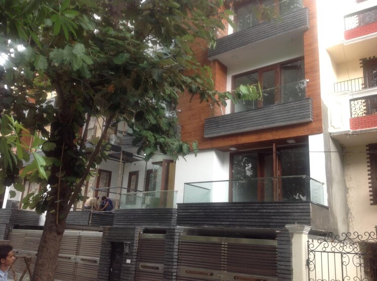 Exterior View, defence colony 3 Bedroom 217 Sq.Yd. Builder Floor In Defence Colony Delhi 9248568