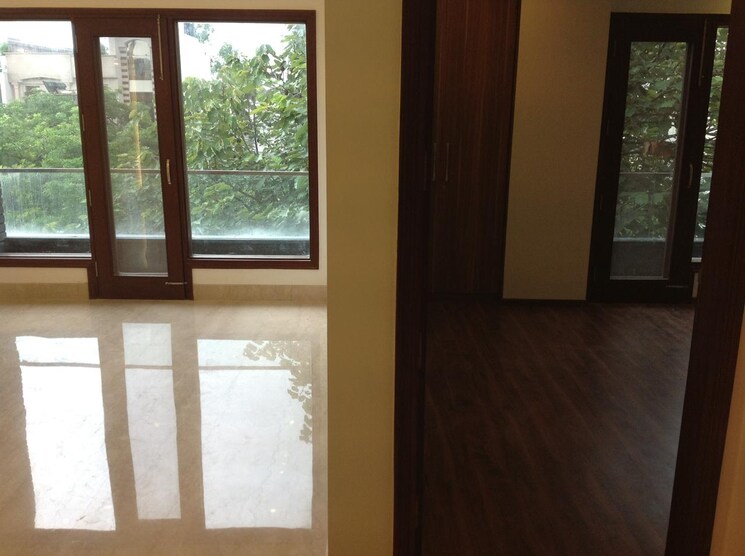 Room, defence colony 3 Bedroom 217 Sq.Yd. Builder Floor In Defence Colony Delhi 9248568