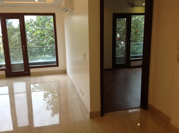 Room, defence colony 3 Bedroom 217 Sq.Yd. Builder Floor In Defence Colony Delhi 9248568