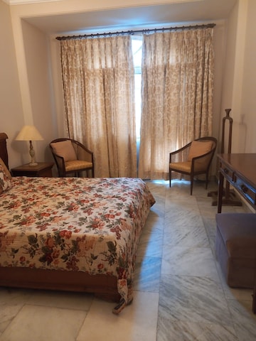 Bedroom in 3 BHK Builder Floor at Defence Colony – for Rent