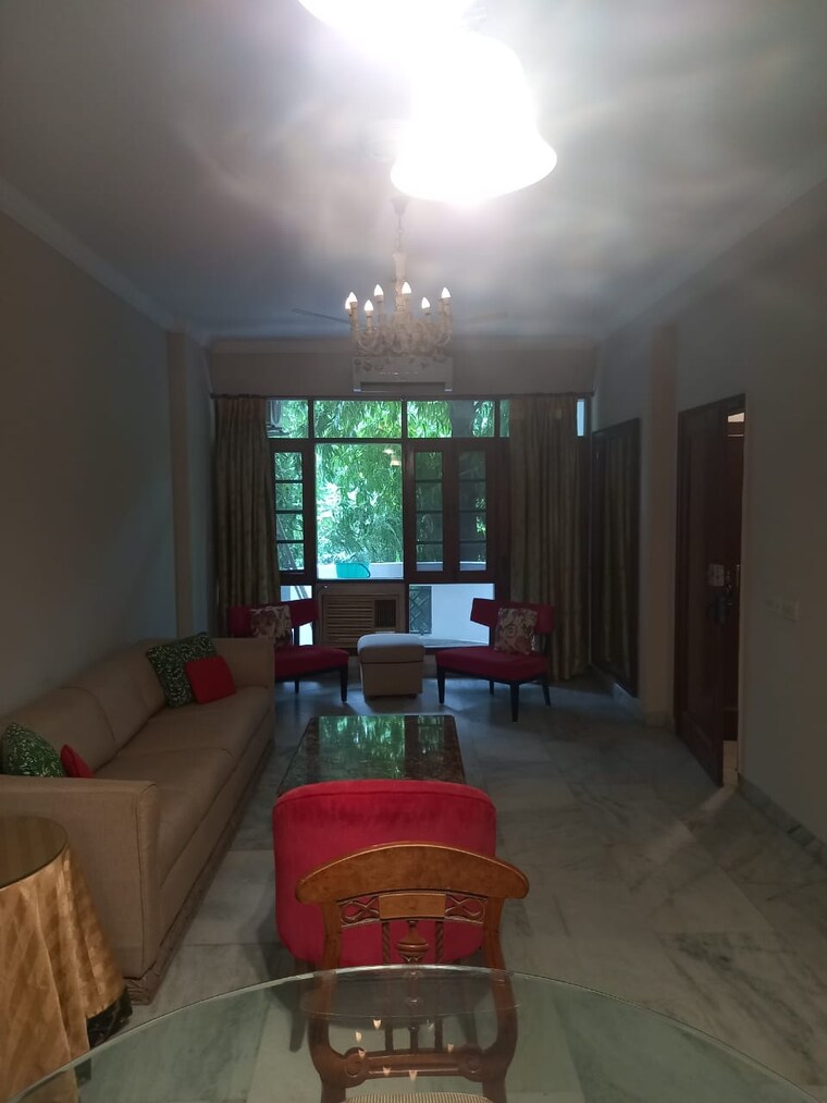Bedroom, defence colony 3 Bedroom 325 Sq.Yd. Builder Floor In Defence Colony Delhi 9248571