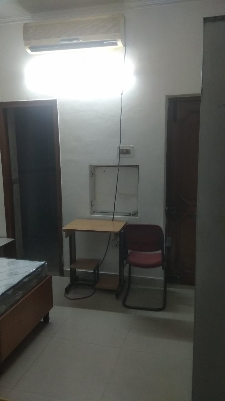 2 BHK Builder Floor For Rent in East Of Kailash