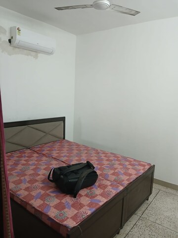 Bedroom in 2 BHK Builder Floor at Sector 38 – for Rent