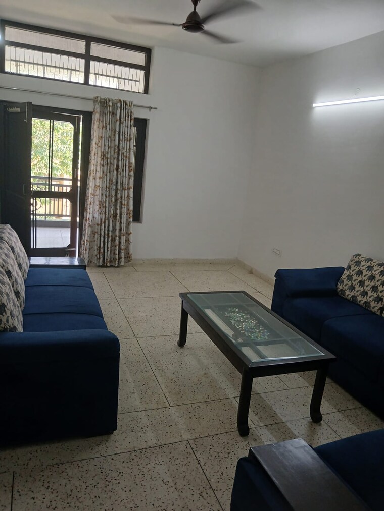 Living Room, sector 38 2 Bedroom 3300 Sq.Ft. Builder Floor In Sector 38 Chandigarh 9248578