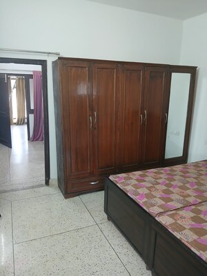 Bedroom in 2 BHK Builder Floor at Sector 38 – for Rent