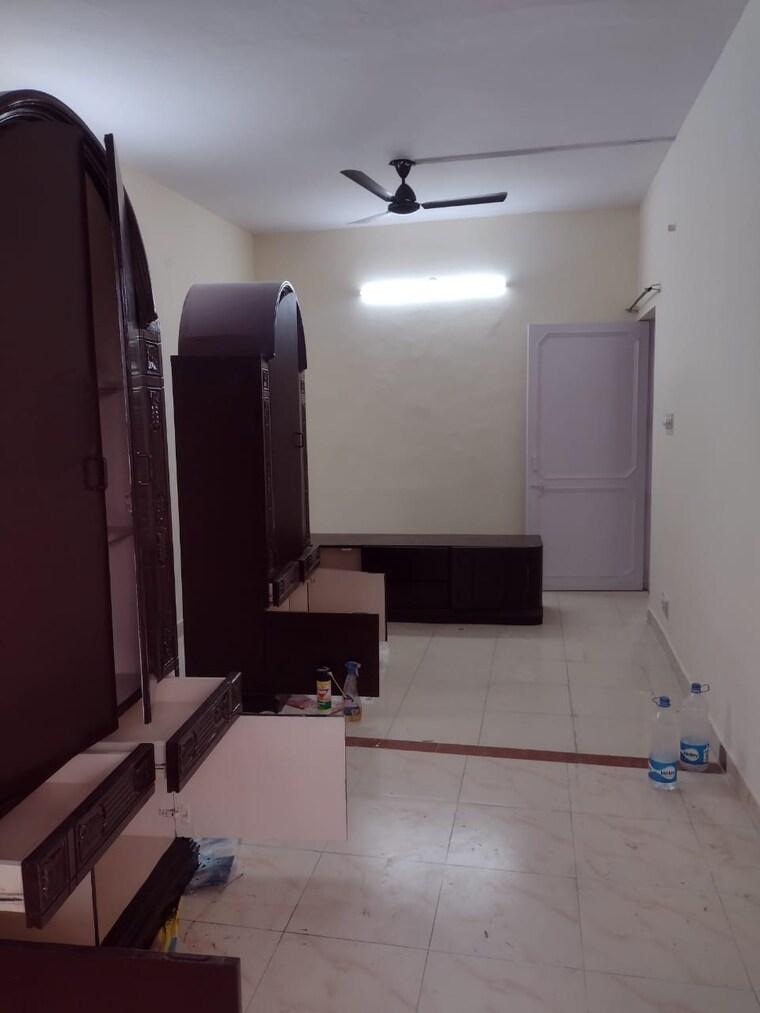 Bathroom, east of kailash 2 Bedroom 248 Sq.Yd. Builder Floor In East Of Kailash Delhi 9248583