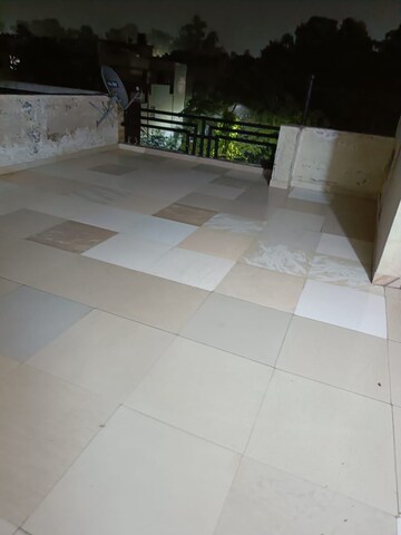 Bathroom in 1 BHK Builder Floor at Sector 40 – for Rent