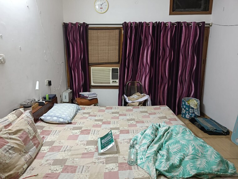 Bedroom, sector 40 1 Bedroom 3000 Sq.Ft. Builder Floor In Sector 40 Chandigarh 9248581