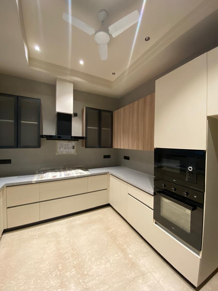 Kitchen, greater kailash 4 Bedroom 300 Sq.Yd. Builder Floor In Greater Kailash Delhi 9248586